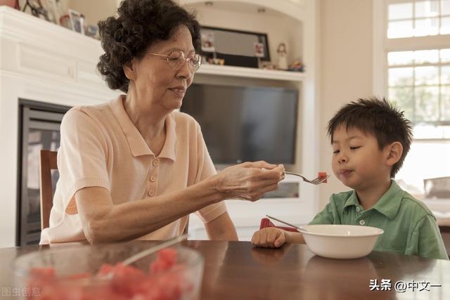 没妈的女孩子是什么命？没妈的人都是什么命！